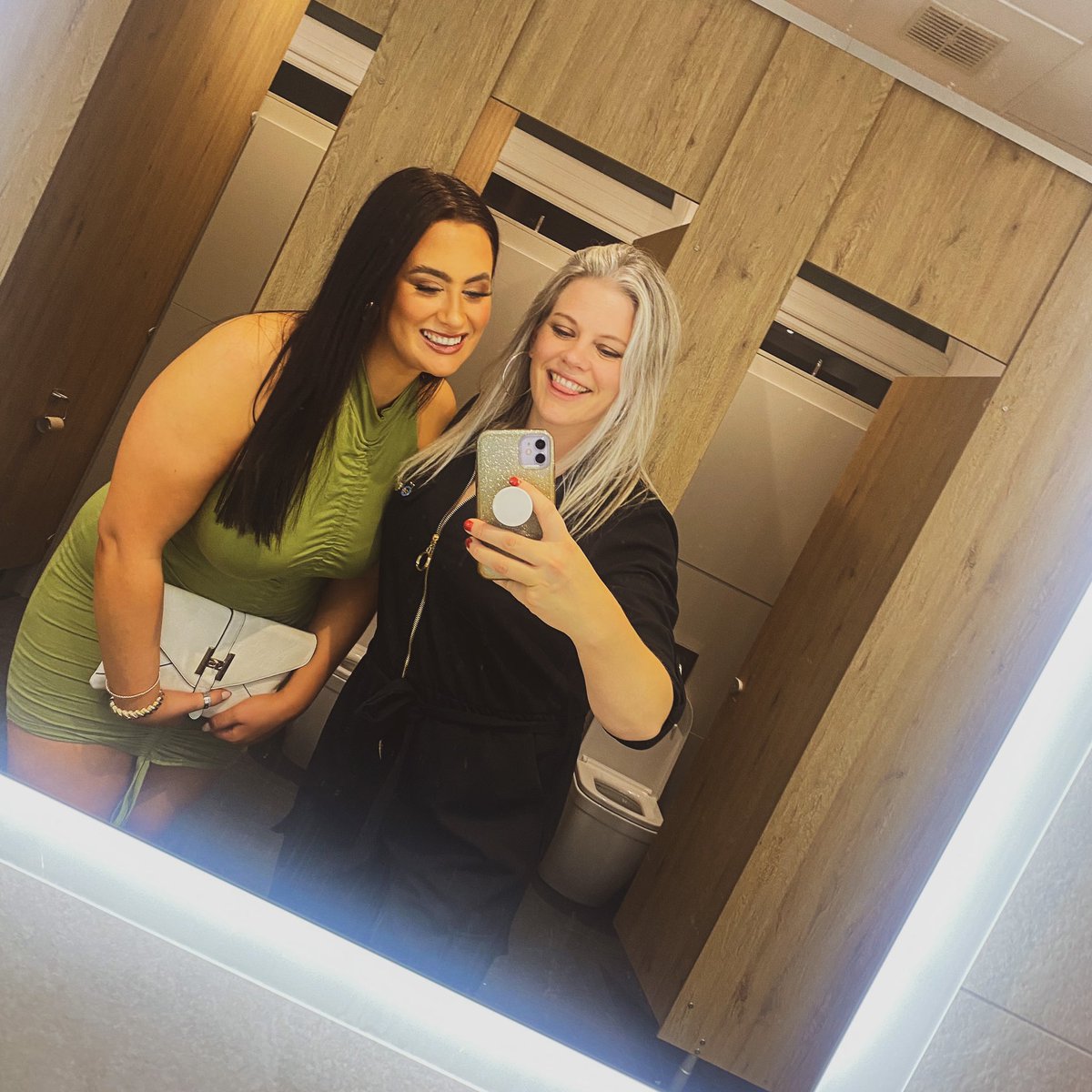 misscharlesyork's tweet photo. @yorkrescueboat ball tonight 🙌 
Hosting duties for #yorkmix and more than £5000 raised 🚤 #york https://t.co/Kp25WTjSk4