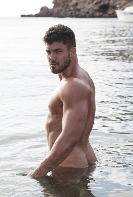 Getting in?   https://t.co/HscRjrbm1v https://t.co/Bl5RJkjCcP