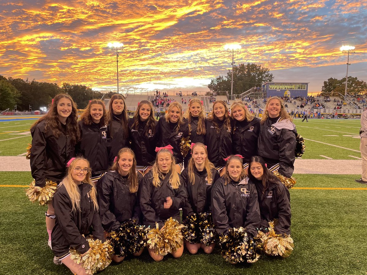 GCHSEaglesCheer's tweet photo. Friday night lights!! https://t.co/e8Y9BjRlZF