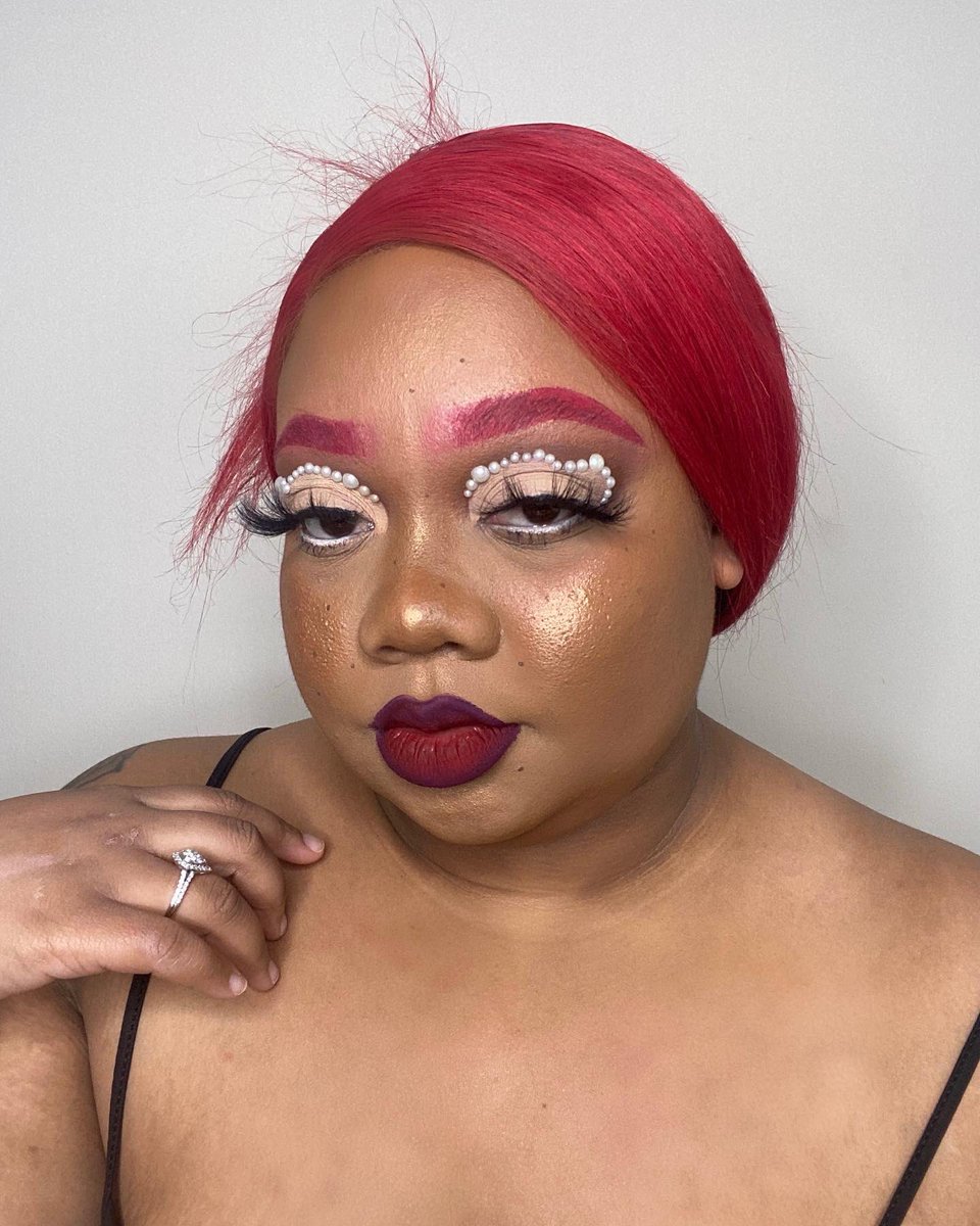 Glambeatzby_Zee's tweet photo. Day 20 of trying to become a #crayoncutie 🖍️❤️🔥
.
Pearls for the Gurls💁🏽♀️💕
.
.
The Crayon Case
Products used ⤵️
🖍️The Matte Book
🖍️Box of Crayons
🖍️ Highlighter in Trophy
🖍️Matte Lippies “Crawfish” & “Graveyard”
.
.
#TheMatteBook #futurecrayoncutie #thecrayoncase https://t.co/5ifUoOoFi1