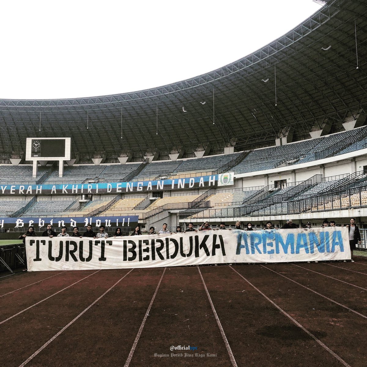 All-set. Semua persiapan sudah matang, apapun keputusannya nanti akan kami terima.

Dari Gelora Bandung Lautan Api, humanity above all.

🥀🥀🥀