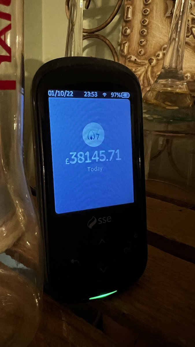 wildshutter's tweet image. Hey @YourSSE , normally we spend about £4-5 a day, however I know there is a price increase but to go up over £38,140 a day is taking the piss!!!
#energycrisis #fuelcrisis #fuelprices #bbcnews #SSE #OVO