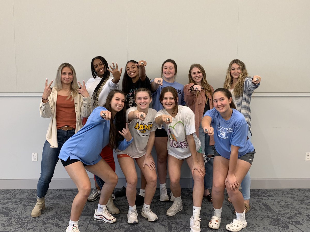 grharv's tweet photo. Got that Bling today 💍 #2021SACCHAMPS #txwesvolleyball https://t.co/00i6IVgDeR