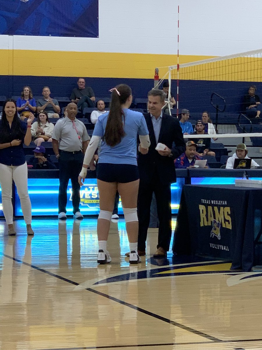 grharv's tweet photo. Got that Bling today 💍 #2021SACCHAMPS #txwesvolleyball https://t.co/00i6IVgDeR