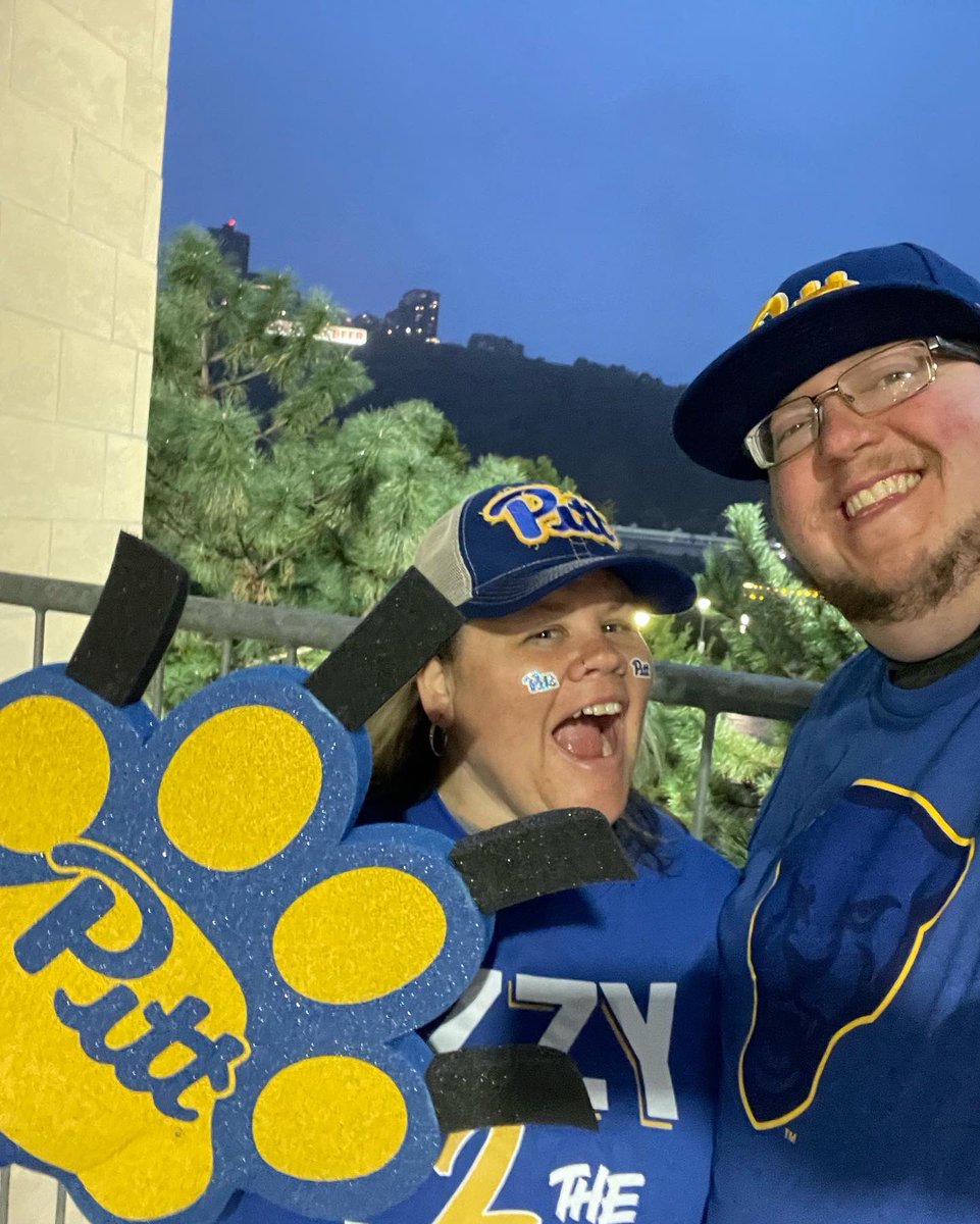 Abomb15065's tweet photo. #H2P #roctheroyal #letsgopitt https://t.co/JYPW56KN1F
