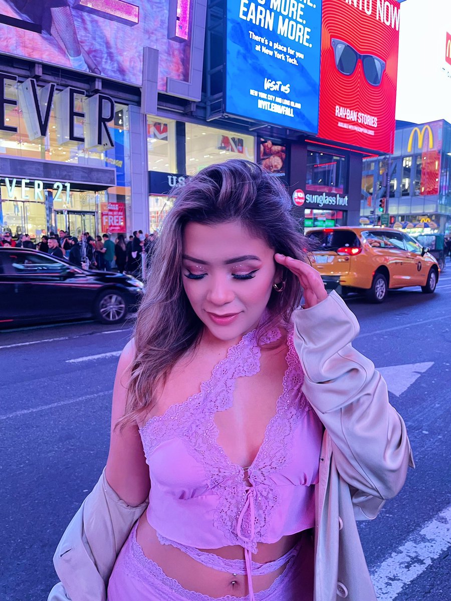 yuulissaaa's tweet photo. 25 in NYC 🌃 https://t.co/0QjQjA6gHL