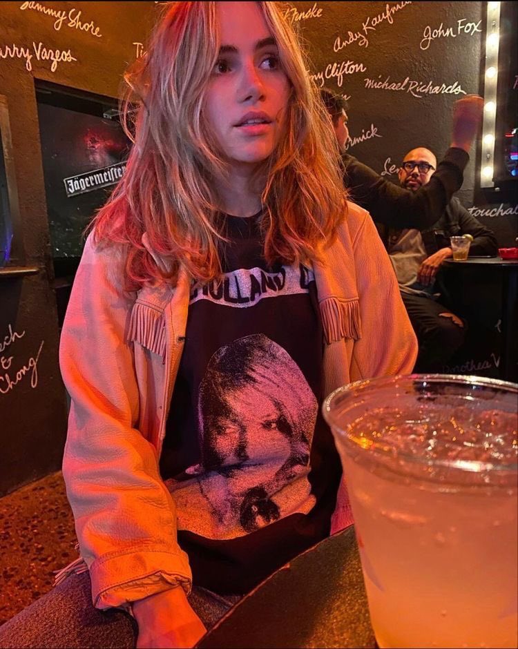 THCANYON's tweet photo. ᅟᅟᅟ
ᅟᅟᅟ 
ᅟ pov: we went on a date and you 
ᅟᅟᅟ   took some pictures of me. 
ᅟᅟᅟ https://t.co/l4QQPzDBZe