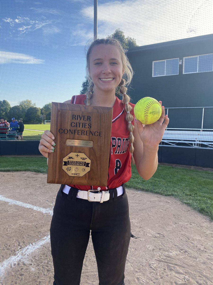 brooklyn_casey3's tweet photo. RCC champs!!!! And a homer🙌🙌 https://t.co/FoAuTIUjLG