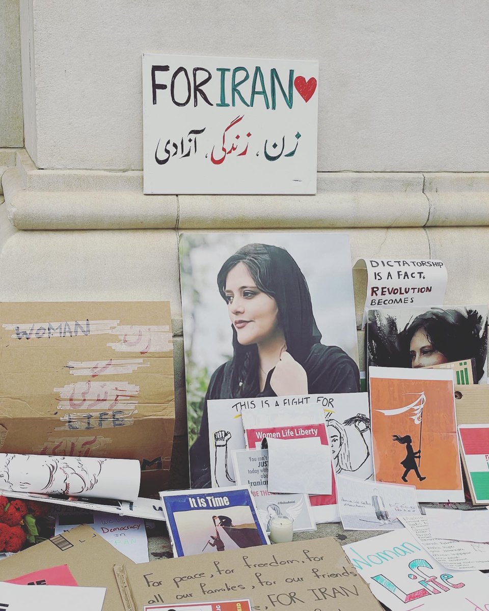 MonibaKeymanesh's tweet photo. هر چه تبر زدی مرا ؛ زخم نشد ؛ جوانه شد  #مهسا_امینی 

You hit me with an ax many times but it didn't make me wounded; it made me sprout [tried to translate]
#Mahsa_Amini https://t.co/ALhrFnKxej