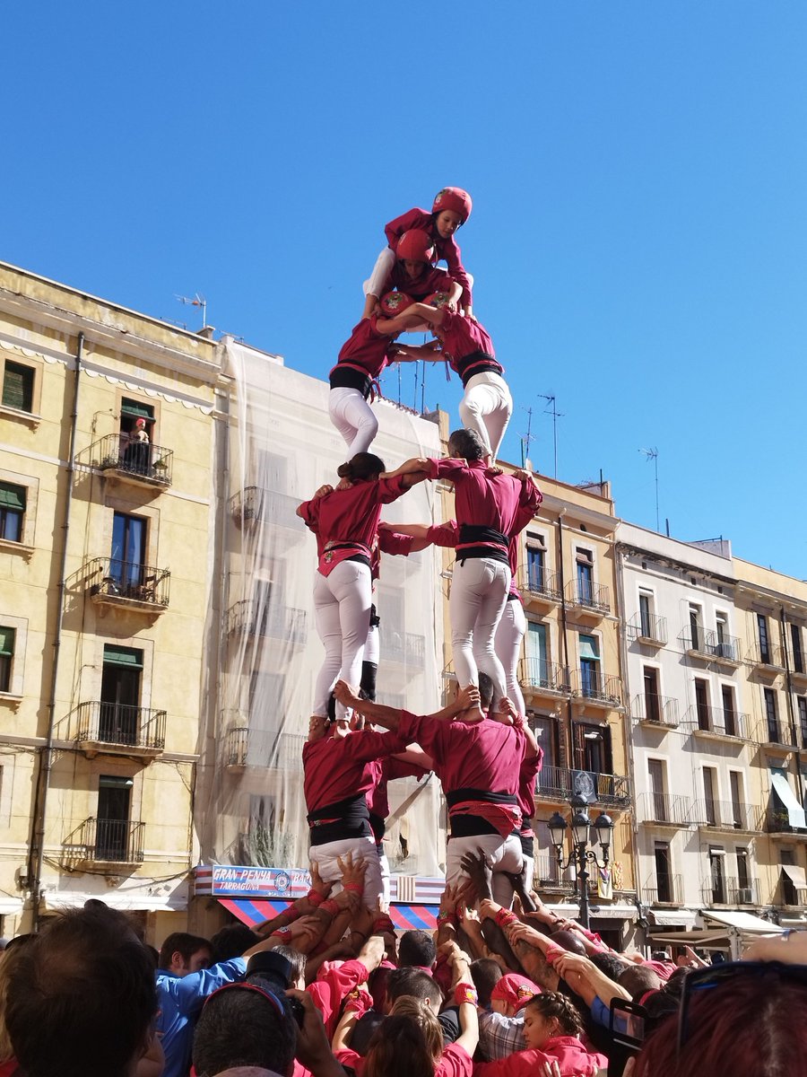 castellersAND's tweet photo. DS 1.10.2022
III Diada Castellera Internacional 
Plaça de la Font, Tarragona
-
4d6, 4d6a, 3d6 i 2pd4
Gràcies Colla! Moltíssimes gràcies per l'ajuda a pinyes!😘
-
#CastellersAndorra #CdA #VirtusUnitaFortior
#castellers #castelleres #Andorra
#FemPinyaFemPaís 🔴⚫️⚪️
@concurscastells https://t.co/okbvBx128Q