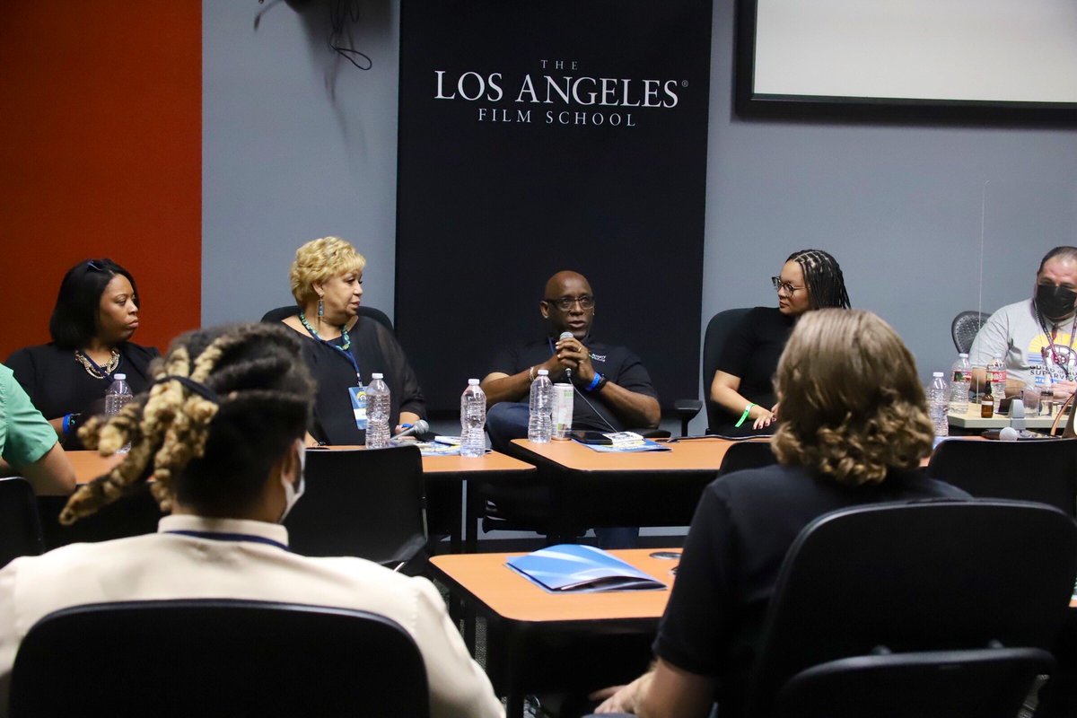 guildofmusic's tweet photo. Our newest panel: “Hear It From The Pro's - Opportunities In Audio Post Production” with Bobbi Banks, Kenneth Johnson, and Dara Taylor.
Moderated by Aurelia Belfield and presented by Post In Black & The DEI Committee!
#GuildofMusicSupervisors #GMSCon2022 #JoinGMS https://t.co/CwqAWZnM1B