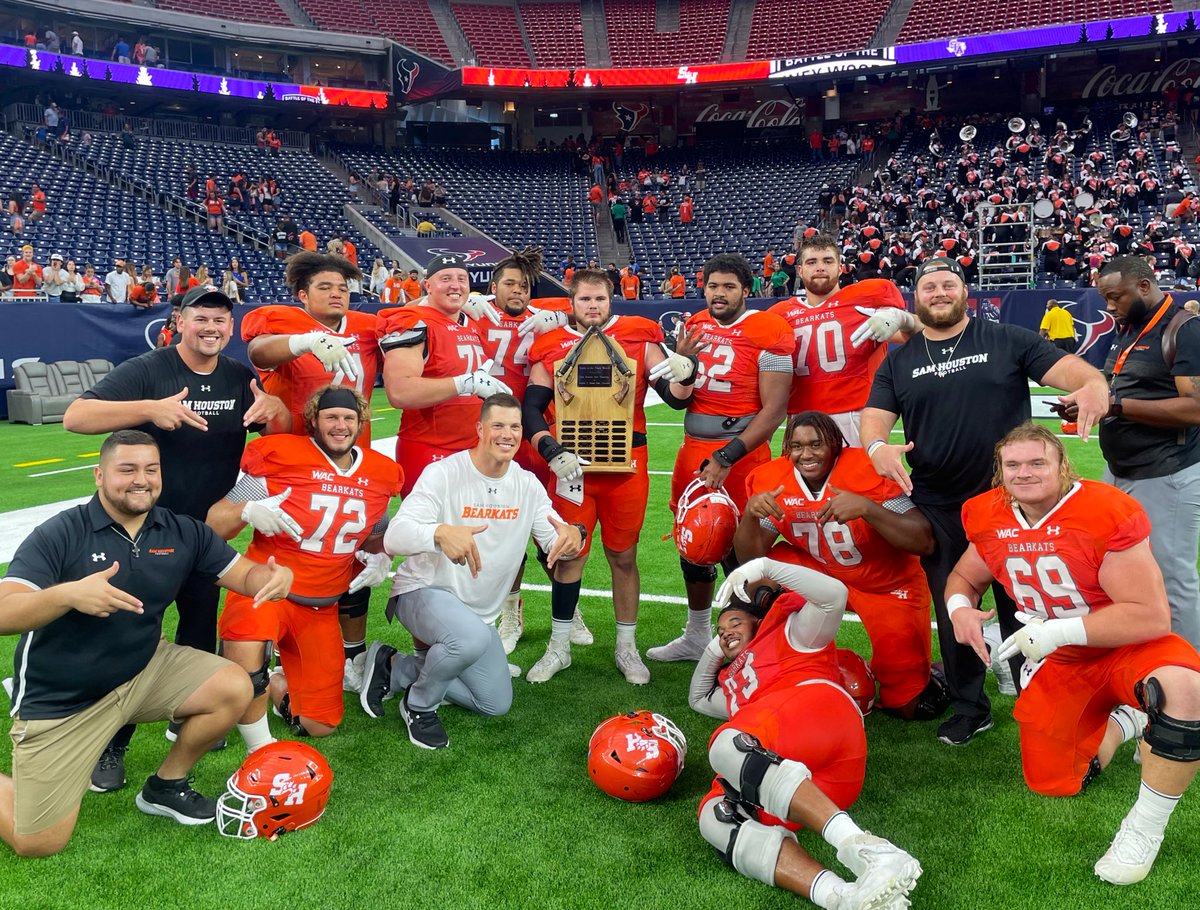 CBassett_UCF's tweet photo. Did not give up, did not give in, did not stop swinging!!!
LOVE MY GUYS!!!!

Pineywoods Champs forever &amp; ever &amp; ever &amp; ever!!! 
If you ain’t a Kat you ain’t…….
#EatEmUpKats https://t.co/1WptVKa8BJ