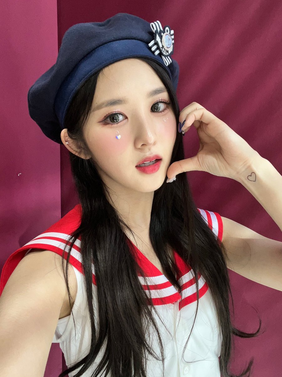 kss_bbl's tweet photo. [🐹💭] 221001 21:40PM KST

- +4 📸
- i'm so sad.......that it's the last time
- still, it was my first time meeting you guys during this promotion, so it was such a happy day!!
- my healing people ❤️
- this is a picture that only (y/n) can see❤️ https://t.co/zMQN0GNYrH