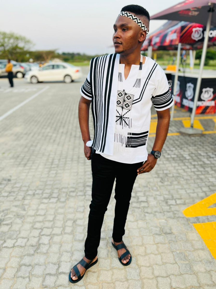 tambo_fm's tweet photo. @satmaawards Sorry for @UWFM88_106FM and @TAMBOFM1.
Congratulations to the following radio stations:

The best radio DJ award goes to Tom Perez from @motswedingfm and The best traditional music community radio award goes to Lunga Mgamle from @ZiboneleFM98_2 #SATMA2022 https://t.co/zwxguwCipt