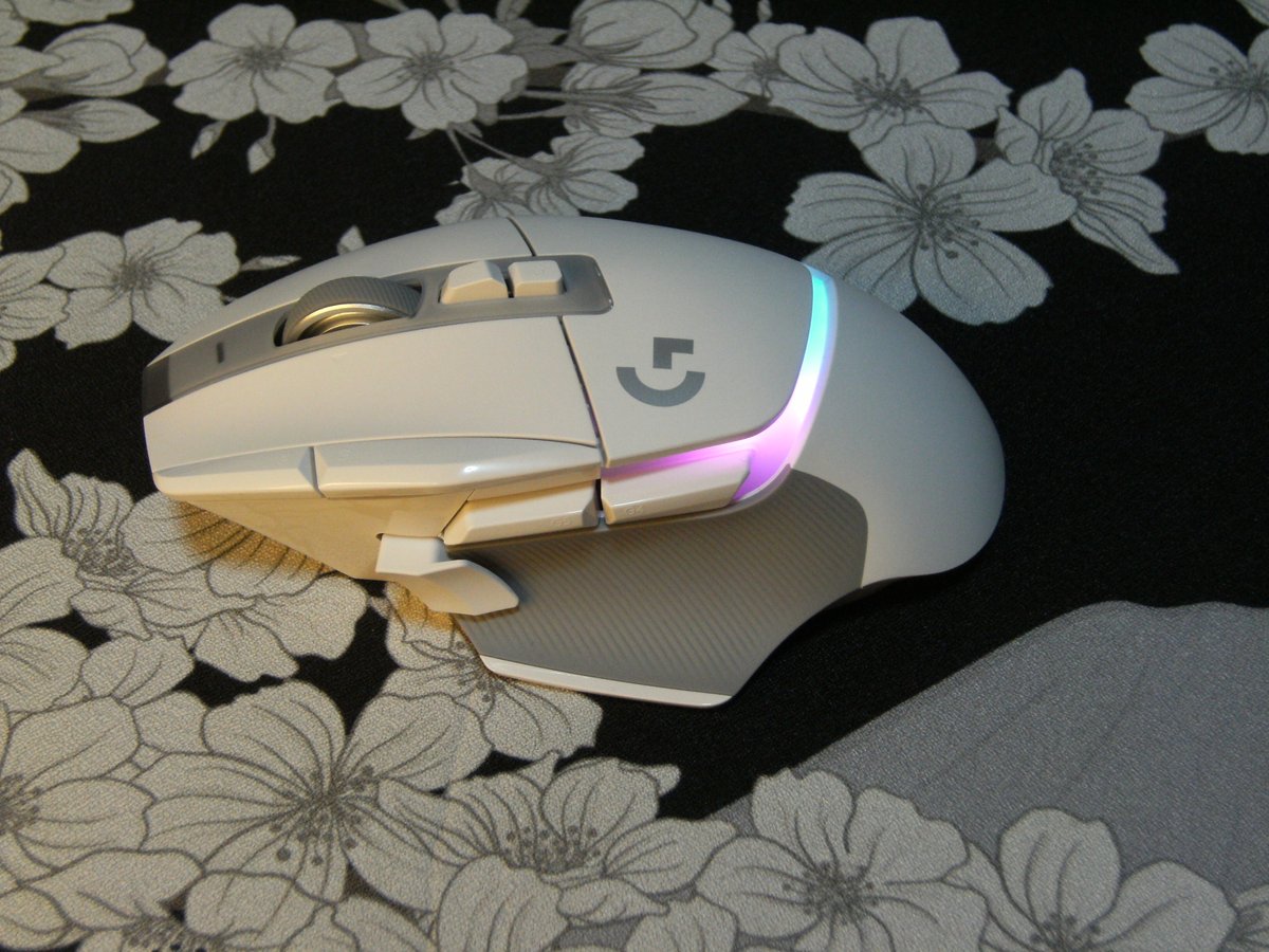 dokuro_chaan's tweet photo. おはようございます～
念願のG502新型ついに出ました！
G502 X PLUS 使ってく～
#Logitech 
#Logicool 
#LogicoolG https://t.co/jfFfceXFSu