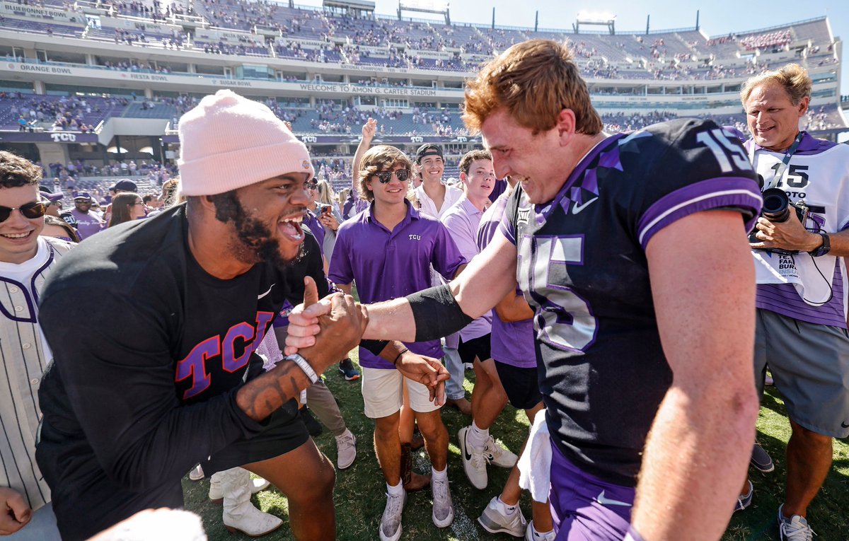 Eddie 🤝 QB1  

#GoFrogs | <a href="/EddieLampkin25/">Eddie Lampkin🎈</a>