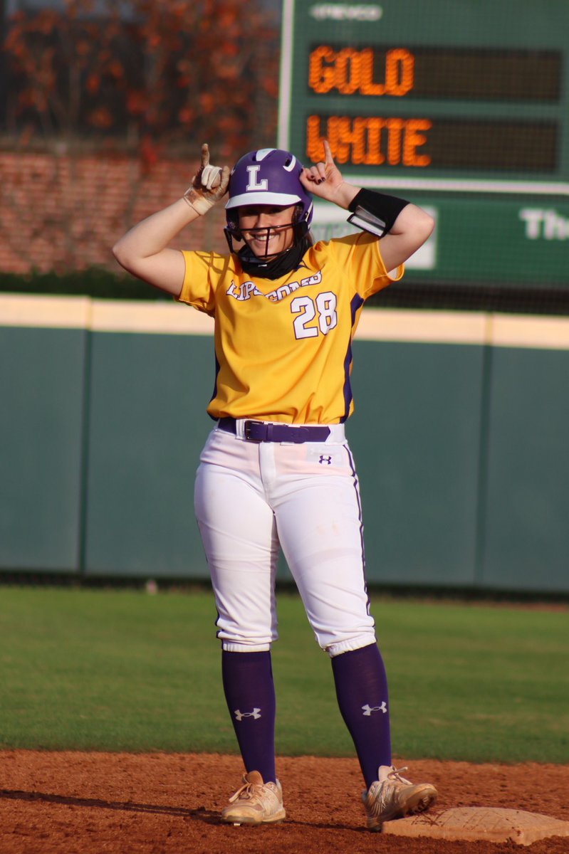 ANOTHER big Bison Birthday to celebrate today! Happy #2️⃣2️⃣ to senior slugger <a href="/k_woodside28/">kaitlyn woodside</a>! Hope your day is great! 🎂🤩#LUBSBday