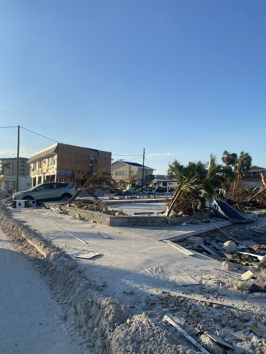 dylan-federico-on-twitter-the-liki-tiki-bbq-on-fort-myers-beach-is