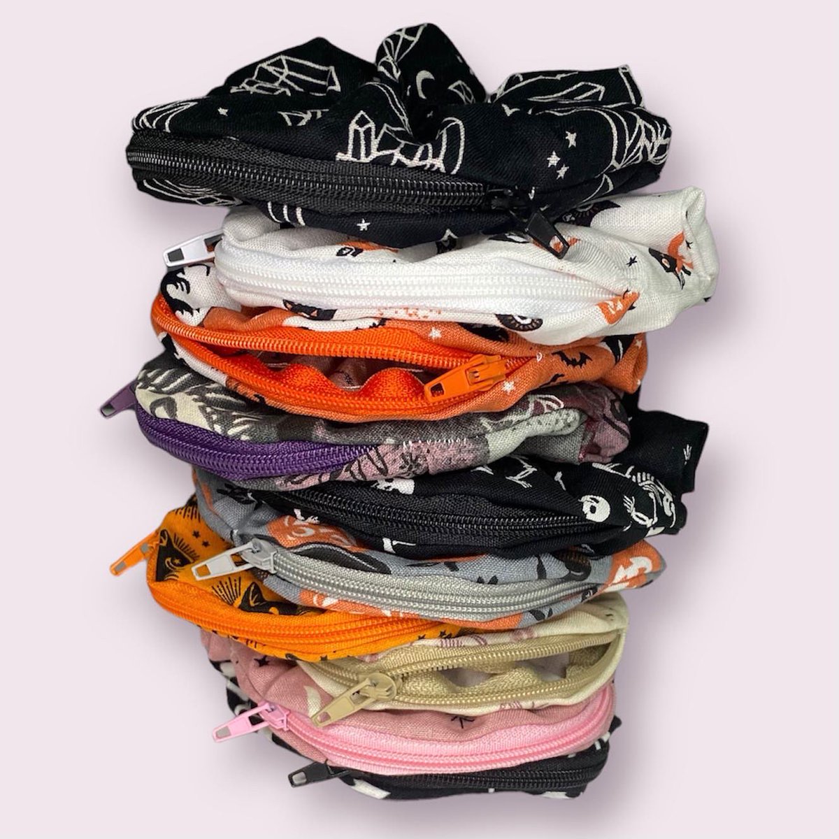 ScrunchieShop's tweet photo. Halloween Collection out now! π Shop online at https://t.co/SrqxPq6SjI
#scrunchies #scrunchieshop #oregonscrunchies #oregon #pnw #handmade #shopnow #shopping #spookyseason #SpookyScarySunday #Halloween https://t.co/Z3oolmnCMD