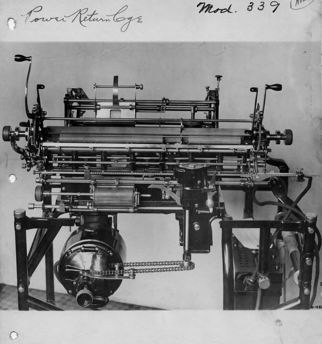 JustCodeCulture's tweet photo. CBI Image o' Day. Burroughs Electric Adding Machine Paper Carriage of electromechanical adding machine from 1916. The levers, gears, rollers, and chain drive are clearly visible. #Burroughs #AddingMachines #History #Design https://t.co/mIjwiSrqPp