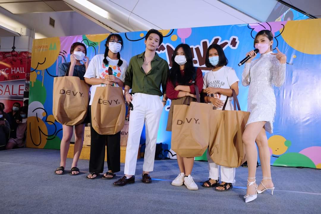 loveleethys's tweet photo. โพสแล้วก๊าบบ...ภาพบรรยากาศงาน DEVY ANYWHERE ANYTIME ที่ห้างเสริมไทยคอมเพล็กซ์ มหาสารคาม พบกับ "ลี ฐานัฐพ์" เสาร์ที่ 1 ตุลาคม 65  ✨🙂🙏ขอบคุณมากๆสำหรับลีฐานัฐพ์ที่มาเป็นguest ขอบคุณหนูมาลี 
CR)Fb.DEVY
#devy #devyanywhereanytime #leethanat #SermthaiComplex https://t.co/HRX1DBTBWW