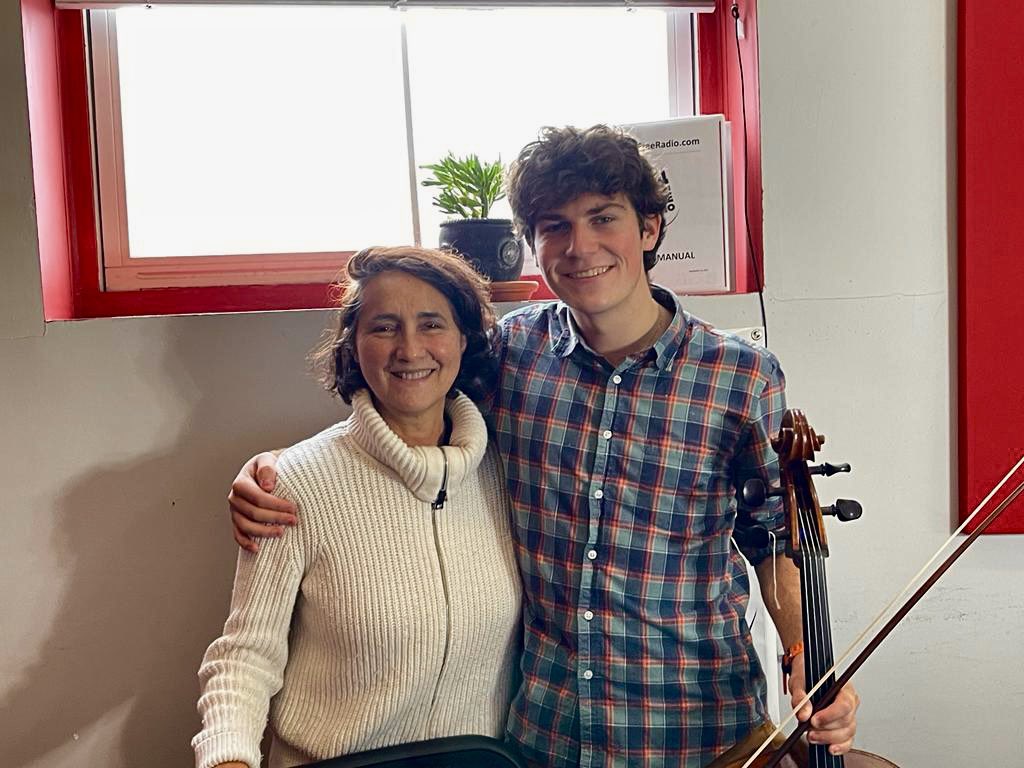 lamajadesnuda's tweet photo. Gracias a #bostonfreeradio y a #salinglima por invitarme a hablar de #poesialatinoamericana y #fivefemalelatinamericanpoets #ArrowsmithPress https://t.co/gTbXIuW6rB