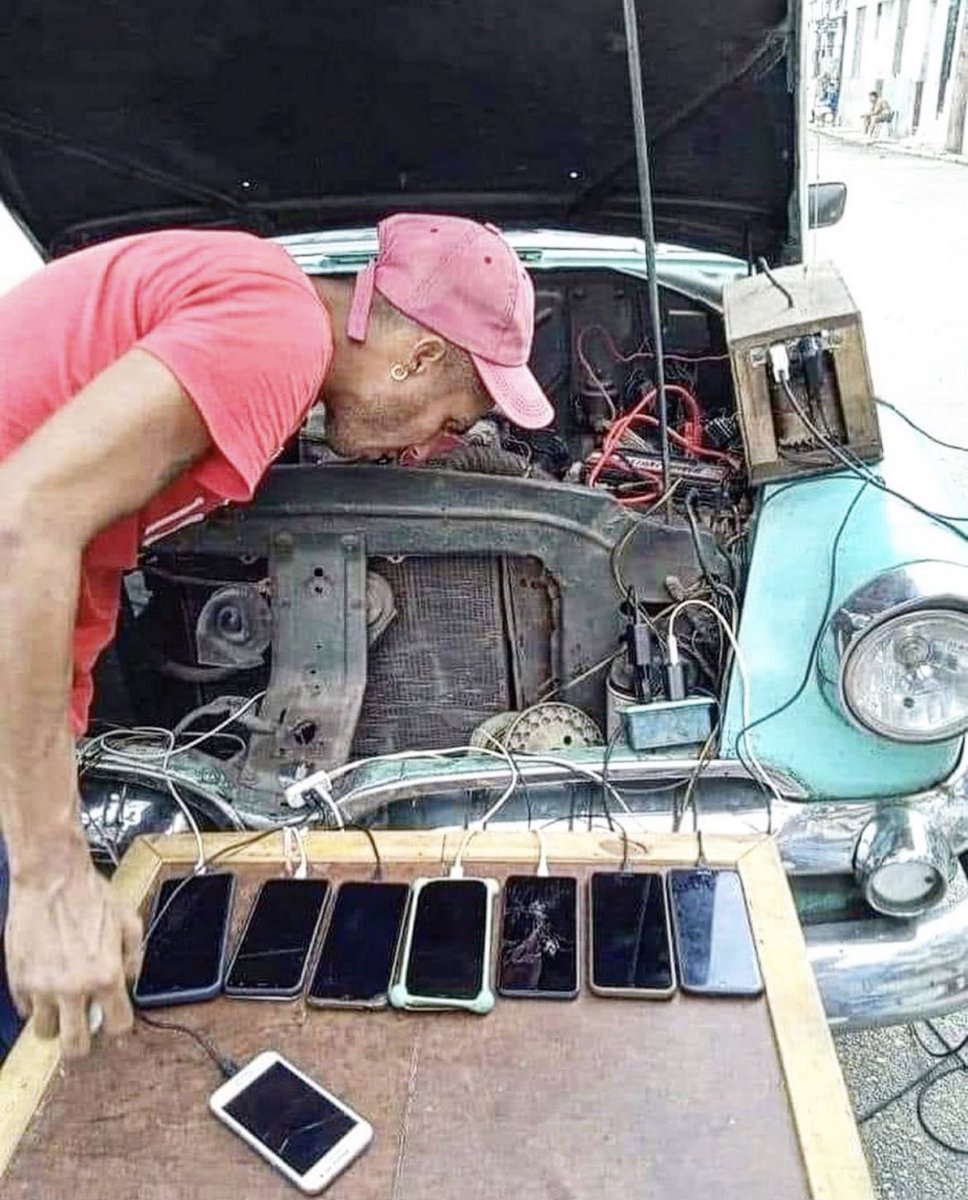 AlexandrineBF's tweet photo. Cuban invention to cope with blackouts https://t.co/YKsHfnzql8