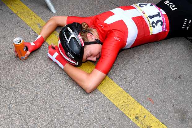 Liveloglobal's tweet photo. How to avoid bonking on a bike ride https://t.co/5GpYD4eibd https://t.co/gLHX8gtLgX