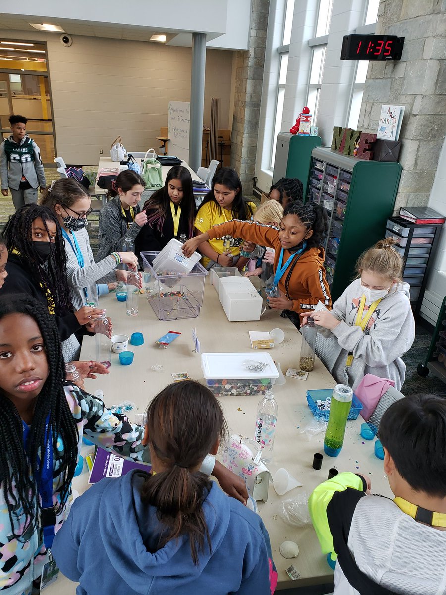 carsonteach's tweet photo. Wrapping up September activities with calming sensory bottles, Strawbees & some 3D printing!!! #RecessRocks @WbmsIcenter #recessmakers @WbmsIcenter @WBMSHughes @WBMSAPGraff @wbloomfieldschl https://t.co/zO5Db0bZpt