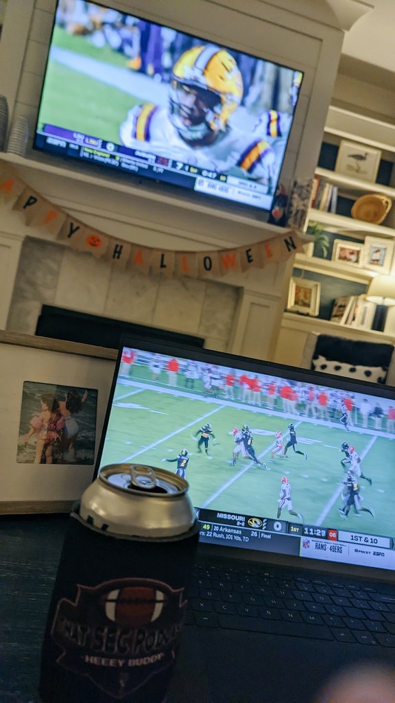 brad t (@sbtompkins) on Twitter photo Thanks <a href="/thatSECpodcast/">that SEC podcast</a> <a href="/SEC_Mike/">SECMike</a> <a href="/BigOrangeVolz/">CousinShane</a> for the koozie! Enjoying some SEC football and a well insulated beverage! #Gamecocks Thanks <a href="/thatSECpodcast/">that SEC podcast</a> <a href="/SEC_Mike/">SECMike</a> <a href="/BigOrangeVolz/">CousinShane</a> for the koozie! Enjoying some SEC football and a well insulated beverage! #Gamecocks