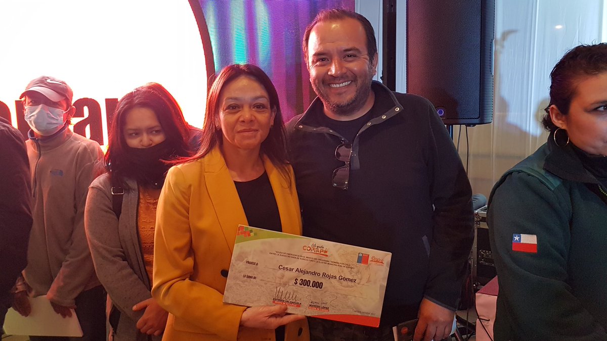 conaf_minagri's tweet photo. La directora regional de #CONAFAtacama Sandra Morales también participó en la entrega de fondos de emergencia agrícola, en #Copiapó, junto al ministro de @MinagriCL, desde el Parque el Petril. 📌 Región de #Atacama. https://t.co/NMdY1D4JSE