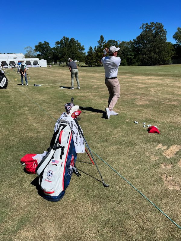 Our man <a href="/stallingsgolf/">Scott Stallings</a> is in contention at the <a href="/Sanderson_Champ/">Sanderson Farms Championship</a> this weekend while proudly repping his #TnJuniorCup22 bag! 🔵🔴

<a href="/CoachWTurnbow/">Whit Turnbow</a> calls it a badge of honor, hopefully our 28 competitors last week feel the same! <a href="/jylooper/">Jon Yarbrough</a> is probably enjoying the lighter load!