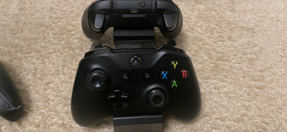 DirtyBandUp's tweet photo. #XboxSeriesS #xbox4sale #xboxforsale #sale #sellingcontent #selling #nba2k #NBA2K23forXboxSeriesXS Selling Xbox Series S 500$ and if you pay for shipping 350$ PM me i need it gone!!! Need this Ps5 ASAP!!!😂comes with nba 2k23 and madden 23 and 2 years of xbox live. Paypal/cashapp https://t.co/kgaWxiAPl1