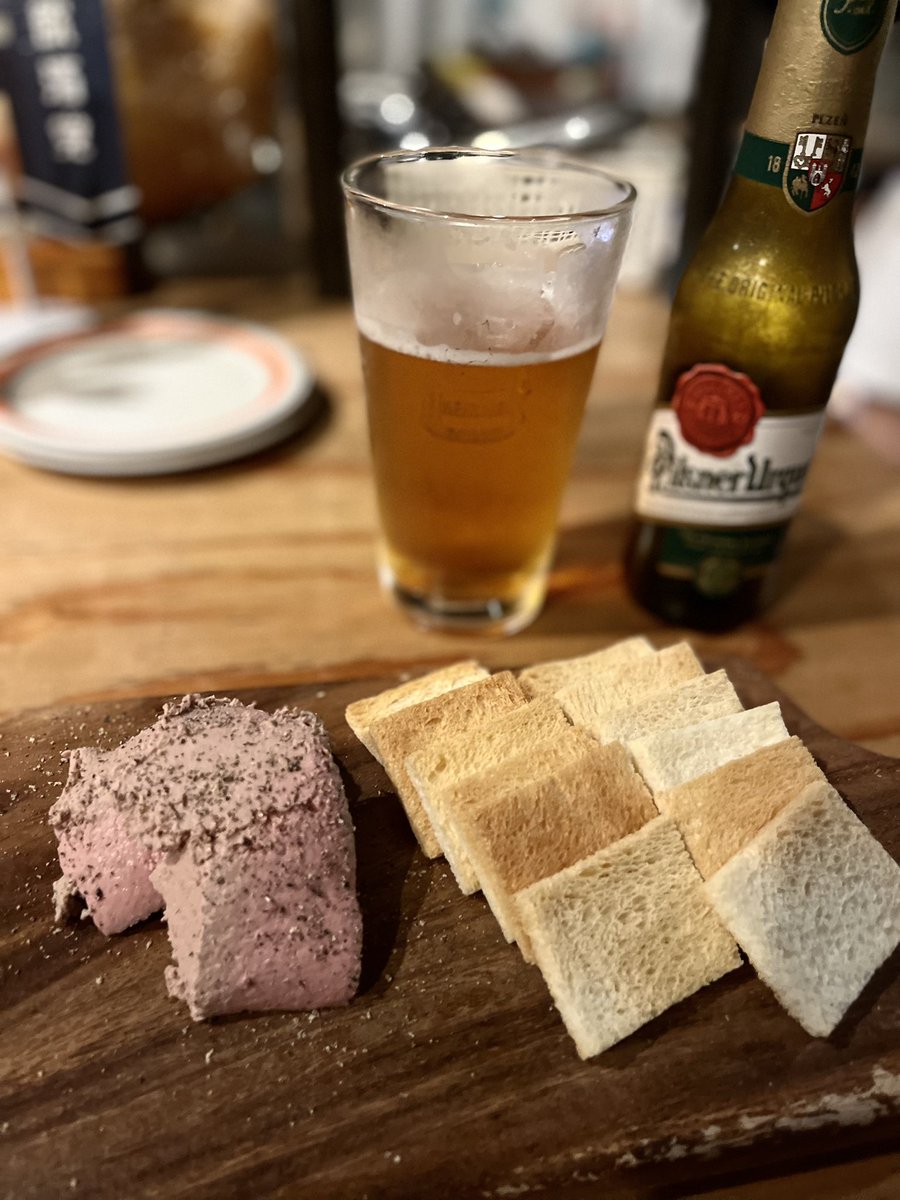 Yamasan_1110's tweet photo. 備忘録　昨晩の富士本町徘徊
初めてのお店　BEER JAM
メニューがどれも美味しそうで迷い
注文したものどれも美味しかった
ワイン飲みたかったなー笑
#富士市グルメ #富士本町
#BEERJAM
#お酒好きと繋がりたい https://t.co/tfy637Enr9