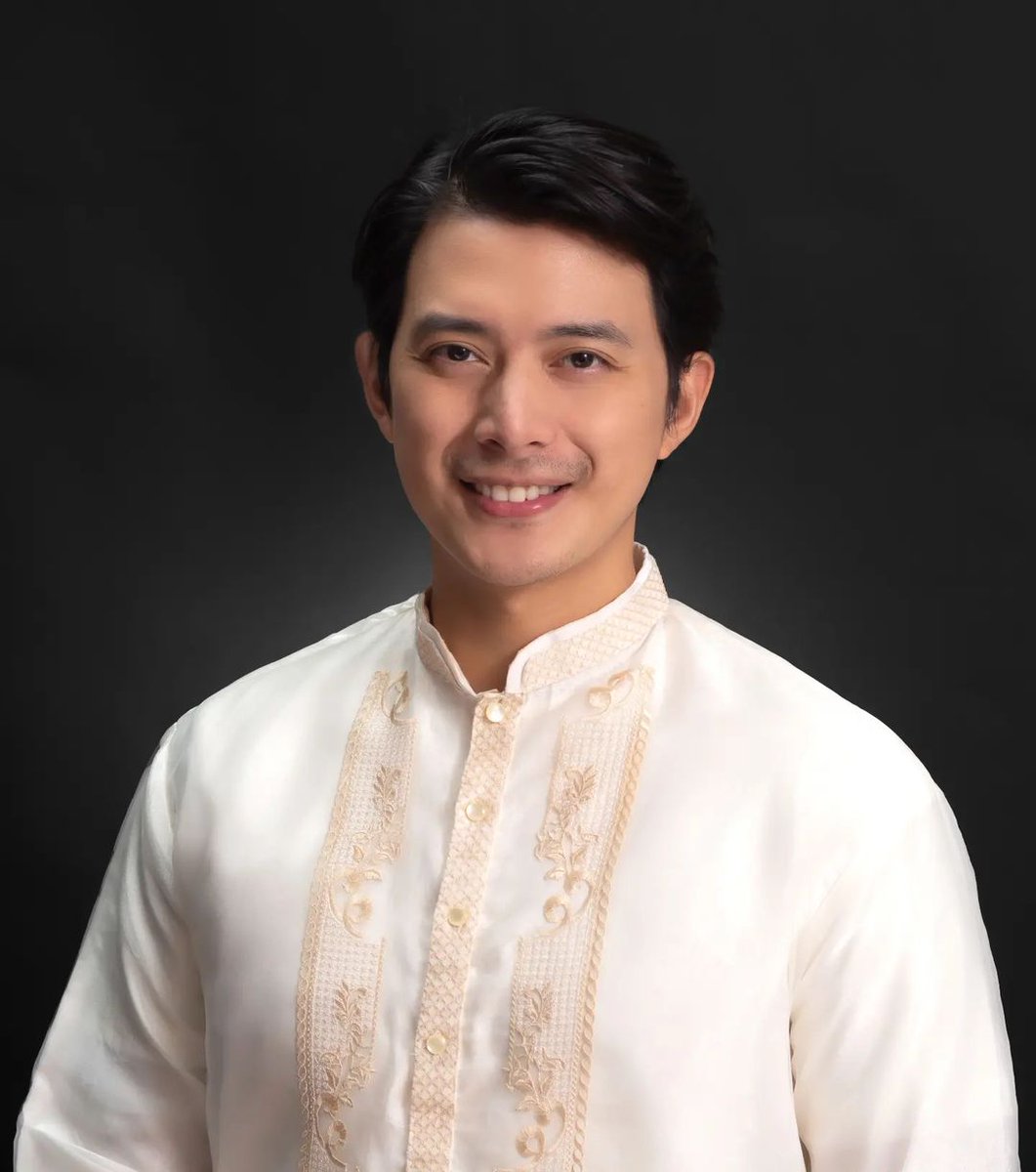 inquirerdotnet's tweet photo. CONGRATULATIONS! 👨🏻‍🎓

LOOK: Actor and “StarStruck” alum Mike Tan graduates from Arellano University with a bachelor’s degree in psychology.

‘WAY TOO HAPPY,” he writes, sharing photos from his virtual graduation. | 📷: Tan/Instagram https://t.co/NbEEHT3ZTe