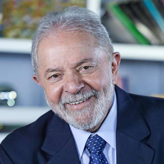 eicsbiebr's tweet photo. avaliando famosos internacionais e dizendo se eles seriam lula ou bolsonaro a thread https://t.co/YYx2UFZioP