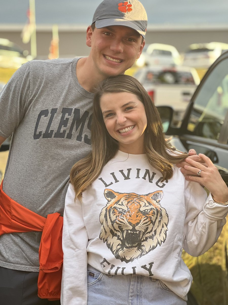 #bestinthegame 🐯 since birth <a href="/ClemsonFB/">Clemson Football</a> #GoTigers