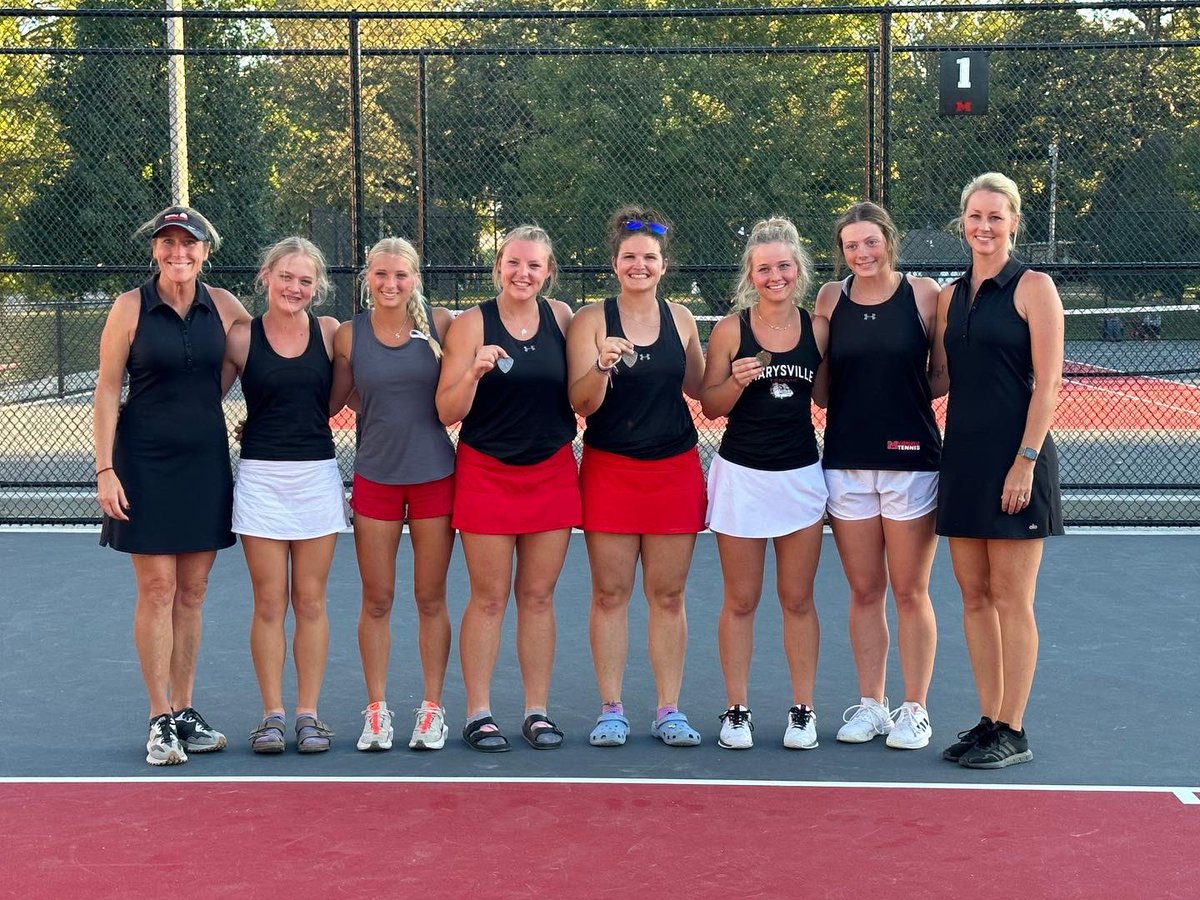 Marysville10s's tweet photo. Your NCKL Team Champion Bulldogs! 🏆

Great work by everyone involved today! Team played tough, JV girls were excellent help and cheered their teammates on, and the tournament staff were amazing and kept the tournament running smoothly. It was a GREAT day to be a Bulldog! ❤️🐾🖤 https://t.co/BeXbW5bgoC