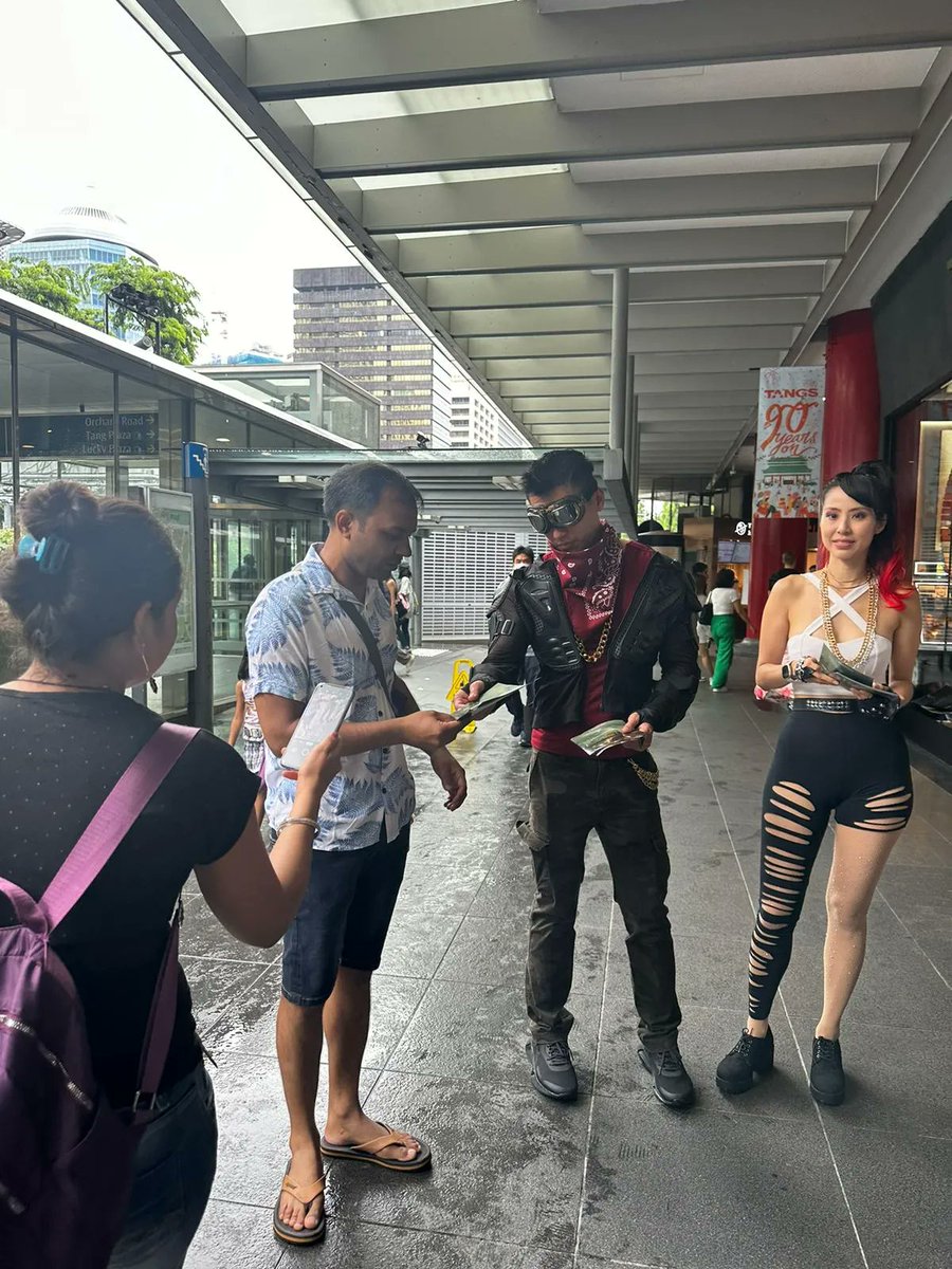 ProtoRealityGmz's tweet photo. PRG // Community // DO119
It's the #F1NightRace weekend, and the #DO119 Team is out to meet you, whether during rain or shine! Remember to follow the instructions on our flyers to enter that special raffle! https://t.co/aDqpKGhtxg