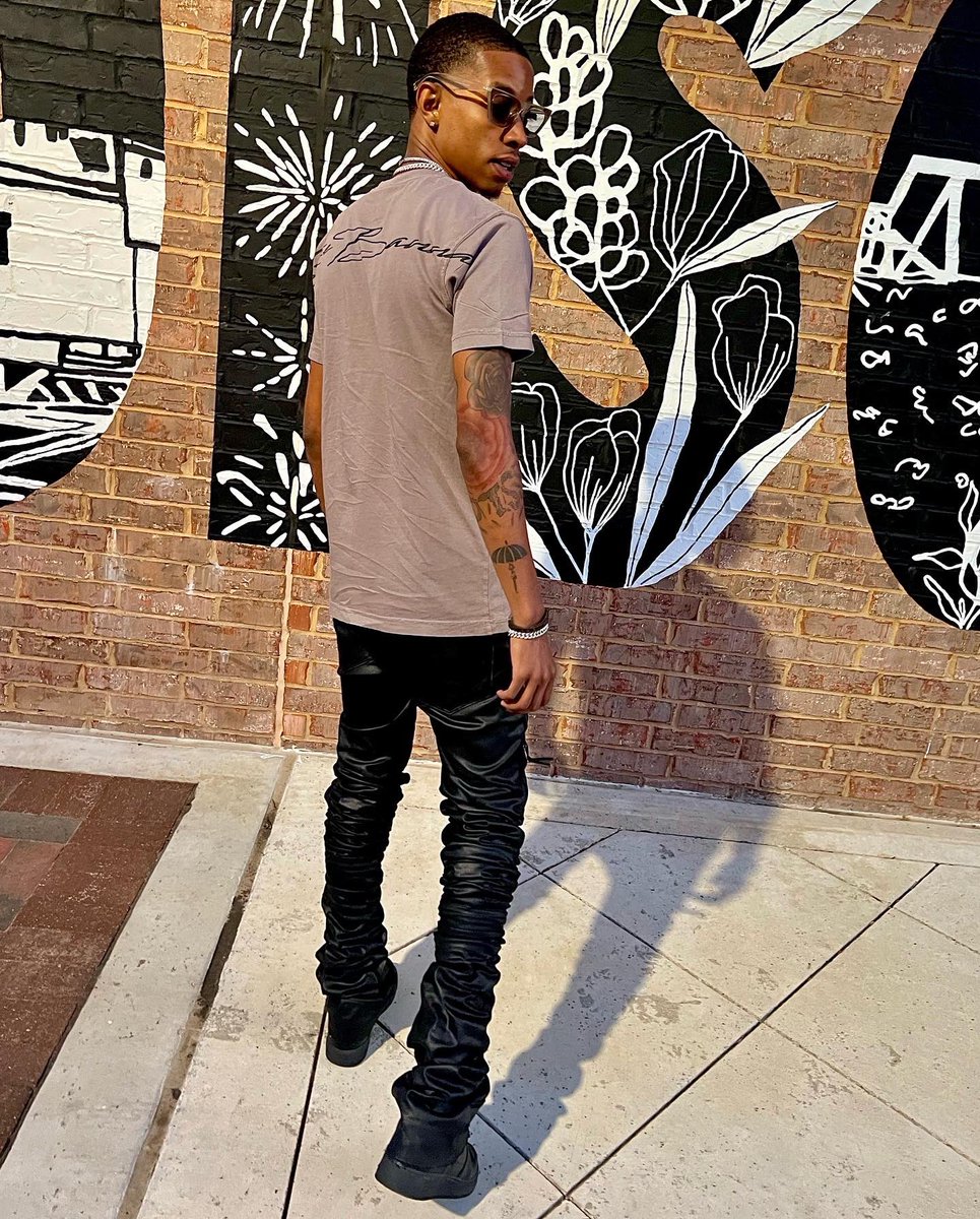 IKidyFresh's tweet photo. “ How we do anything, is how we do everything . . . “
☔️ℓ.βسىهفه
Billionaire Business ⚖️
S H O P🌐L a j e B a n n a ♟
#lajebanna#explore#BB#FDU##designer#sb#clothing#clothingbrand#clothingline#billionaire#lajebannaclothing#billionairemindset
______The LAJEBANNA Way™️_______ https://t.co/yZZ5jMnAuQ