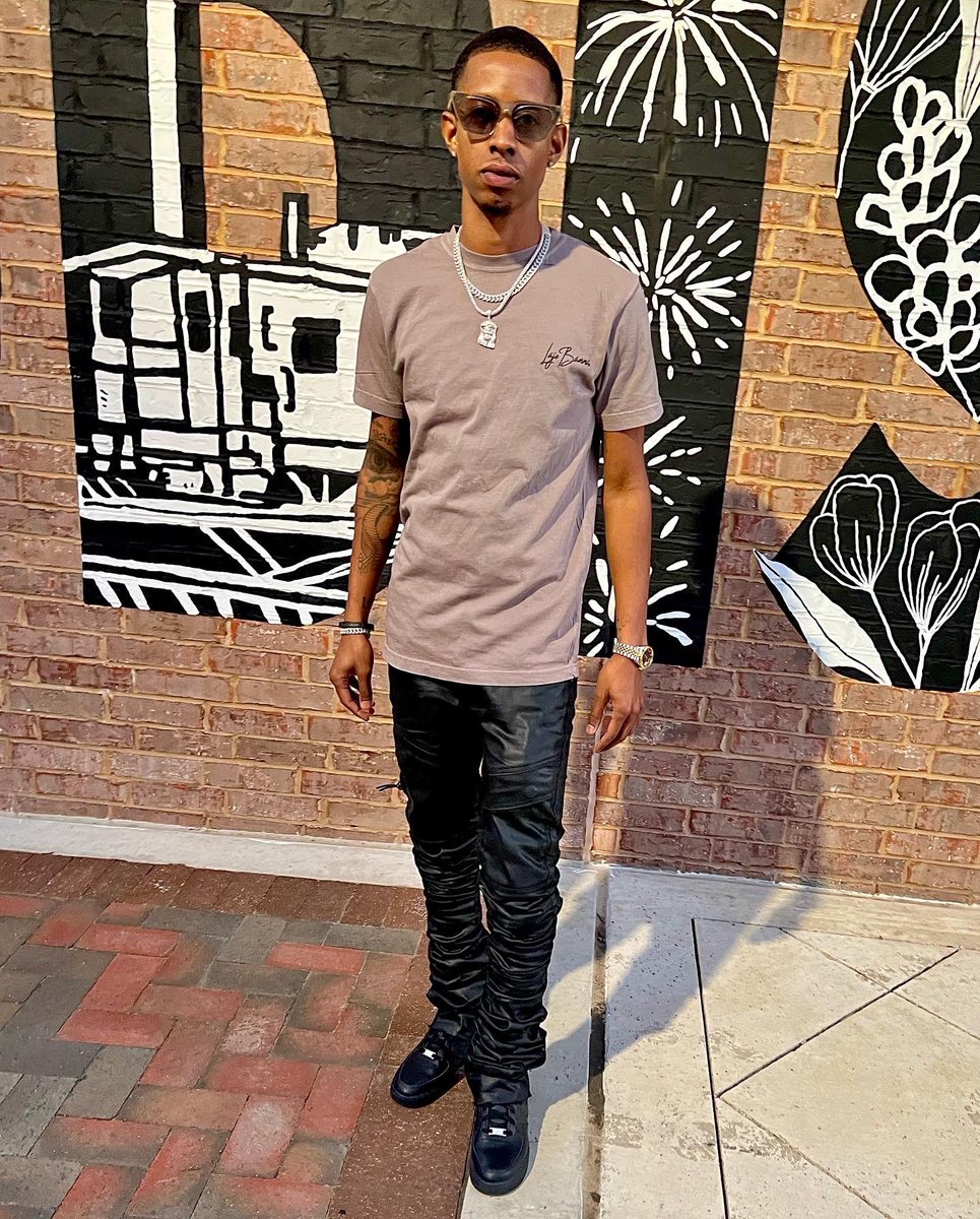 IKidyFresh's tweet photo. “ How we do anything, is how we do everything . . . “
☔️ℓ.βسىهفه
Billionaire Business ⚖️
S H O P🌐L a j e B a n n a ♟
#lajebanna#explore#BB#FDU##designer#sb#clothing#clothingbrand#clothingline#billionaire#lajebannaclothing#billionairemindset
______The LAJEBANNA Way™️_______ https://t.co/yZZ5jMnAuQ