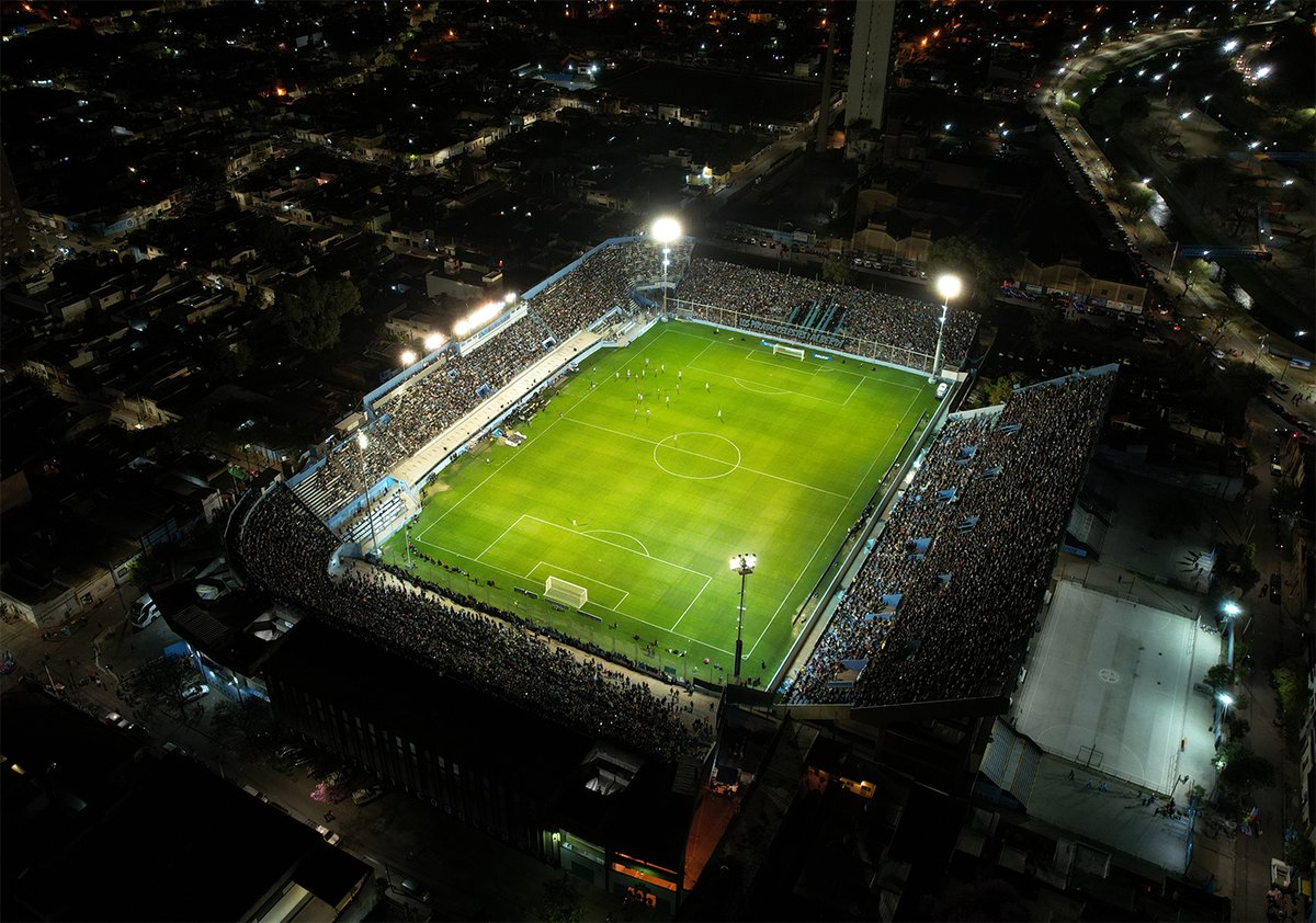 ¡Récord de público en el femenino argentino! Belgrano disputa la final por el ascenso vs. Puerto Nuevo ante 28.000 personas en el Gigante. Rompen la cifra que se alcanzó en La Bombonera (18.000). 

📸 <a href="/Belgrano/">Belgrano</a>