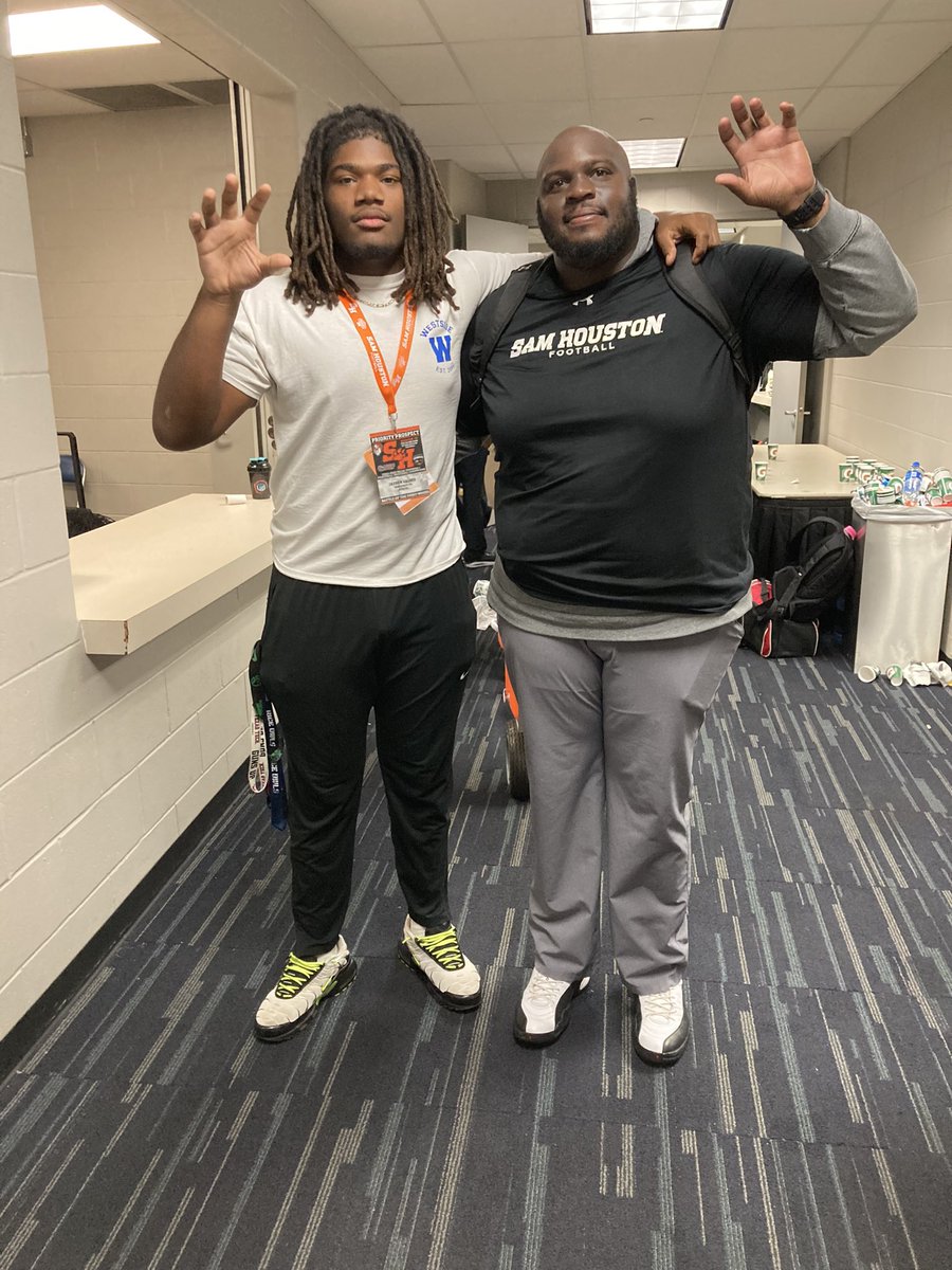 jaydengaines94's tweet photo. Let’s ride #100% COMMITTED🟠⚪️ @CoachMikeOG @BearkatsFB @jbmorriscoach @KatFBRecruiting https://t.co/tS0UbTZMof