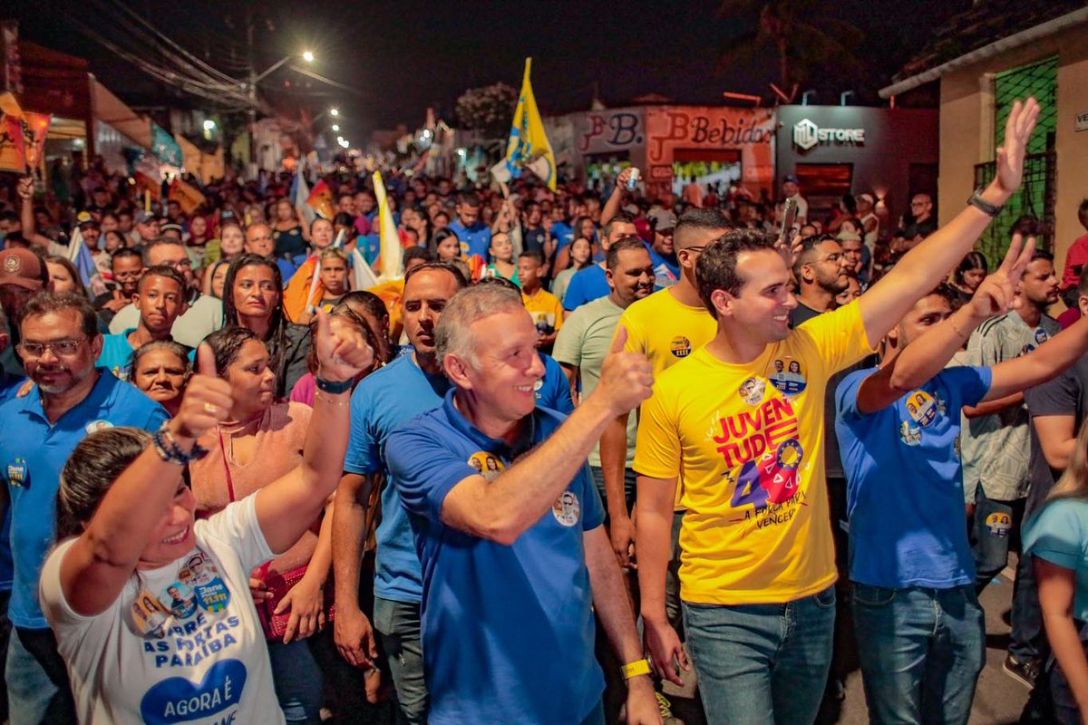depaguinaldo11's tweet photo. É agora! A linha de chegada está perto! Hoje representamos o time campeão do #TrabalhoPravaler, ao lado do futuro próximo vice governador @lucasribeiropb, e da candidata a deputada Estadual @drajanepanta. https://t.co/w3LwF6WT2k