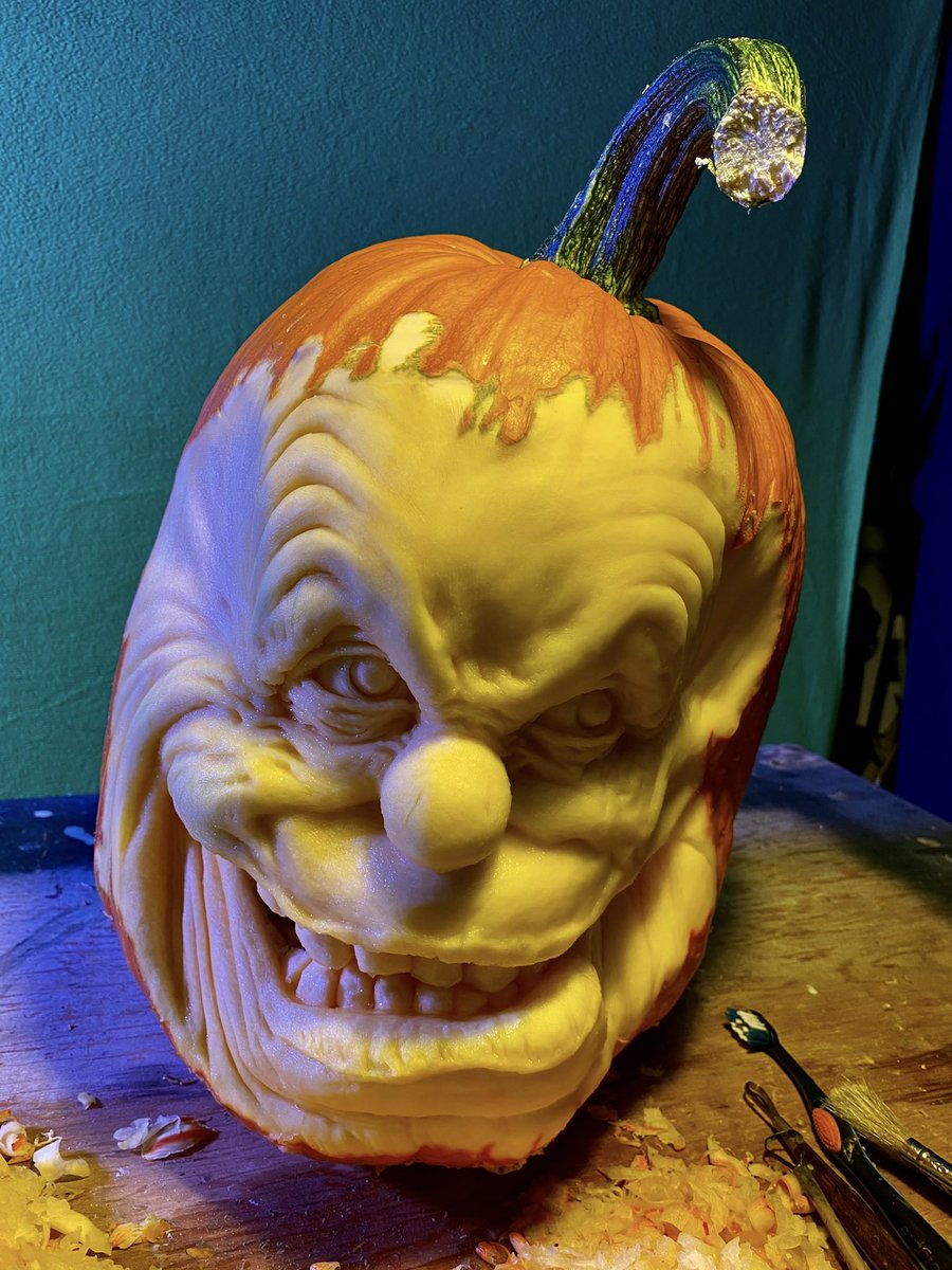 I am doing the 1st ever -full length 3 hour scary clown pumpkin carving tutorial Sunday Oct 2 in the metaverse!  Use my code: BBNEILL to get $15 off!  Confetticonevents.com
