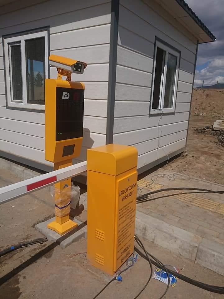 Зогсоолын хаалт хийнэ