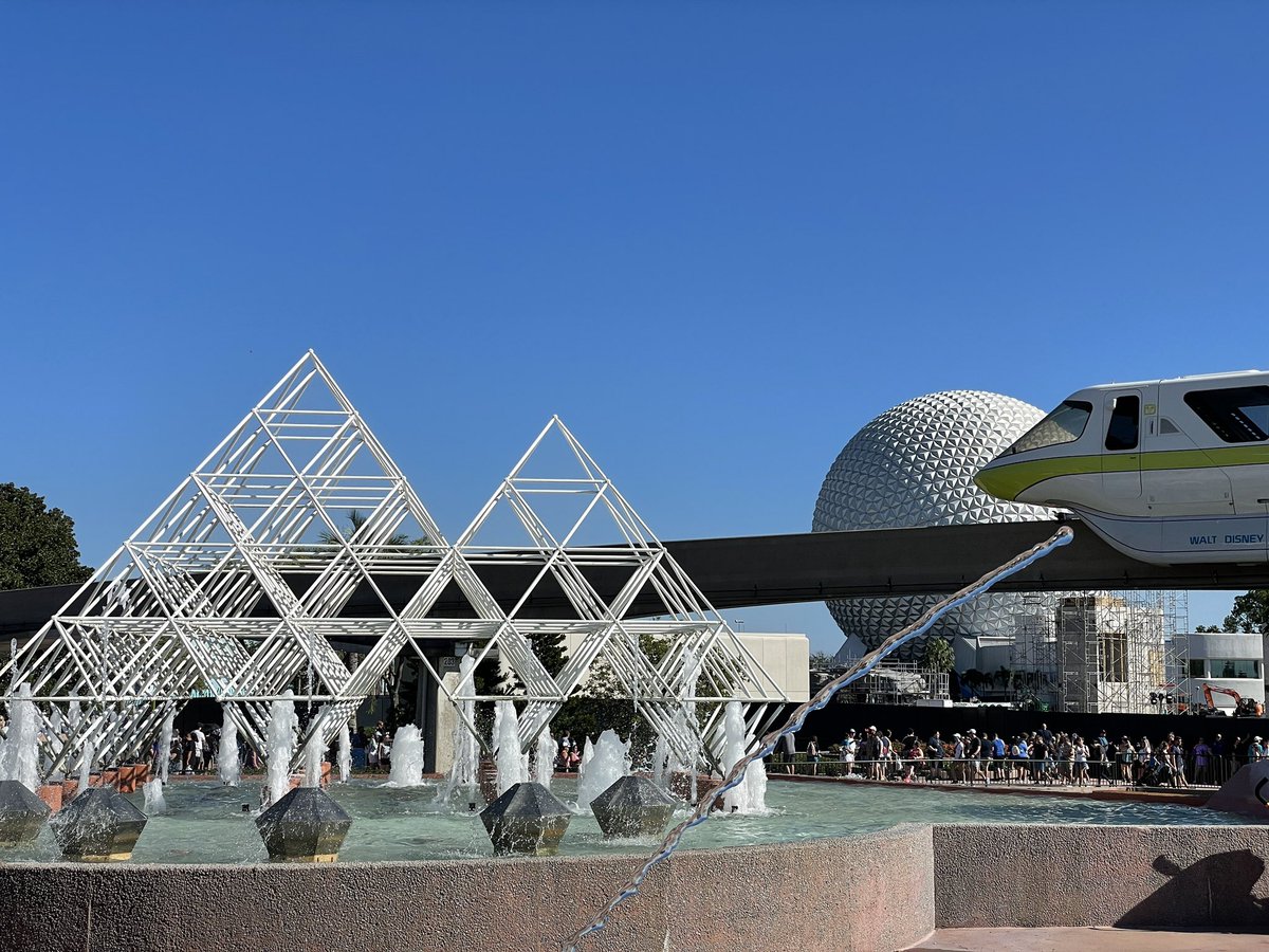 mistryl's tweet photo. Everyone else be taking beautiful photos of the park and I’m like “haha the monorail’s peeing” #epcot40 #iam6 https://t.co/cT9LzMRexz