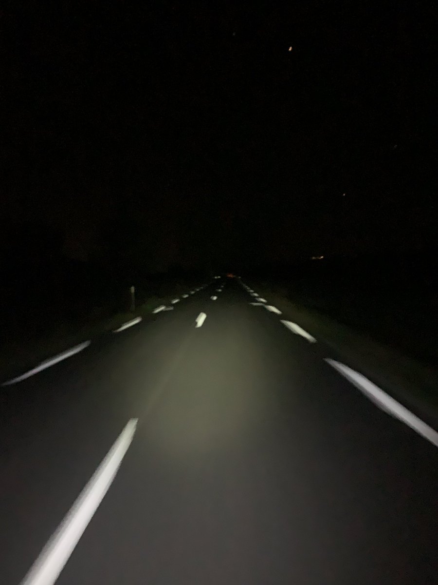 MolletsC's tweet photo. RT @draggi: From #TARBES to home by night and by 🚴♀️🚲. En fait @LCyclable à tout à fait raison pour les départementales sans automobiles ce sont des superbes pissiclab’ #SousUnCielEtoilé #MolletsCassoulet @TibaldoKart chine encore des #RobotsPizza 😂 https://t.co/LA7MwuFM4m