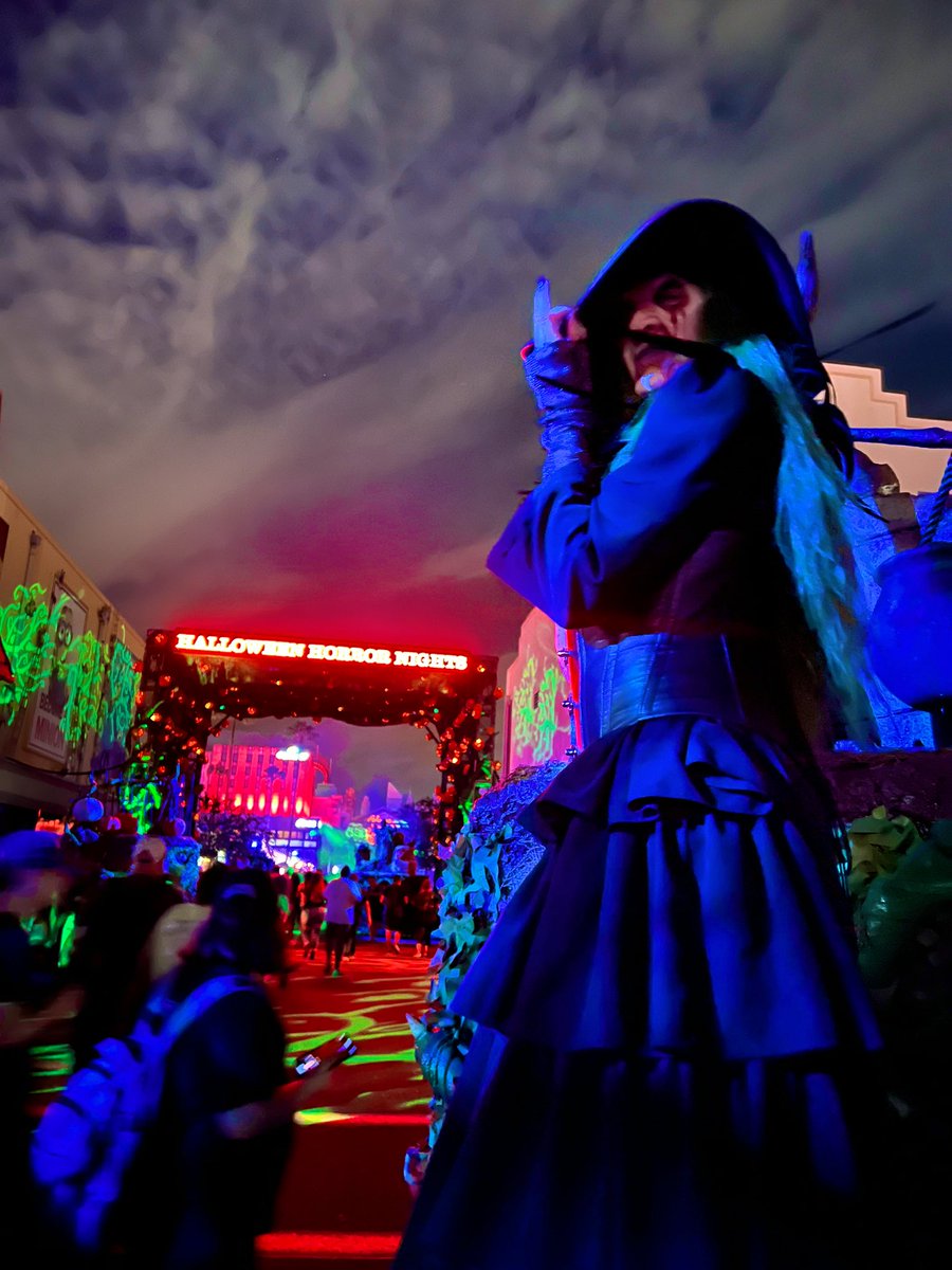 Freaks_HHN's tweet photo. #ScarySaturday @HorrorNightsORL @HorrorNights @Michael_Aiello @john_murdy @BlakeBraswell @HNNightmares @KandiSamples @HHNmeanone @LURKINGGRAY @HHNCrypt_ @frightmares_pod  @EthanHershaft @ODPHpodcast @AielloCaden @Moviesontheway @arabtastic #HHNFOREVER #HHN31 https://t.co/545QD3ONAe