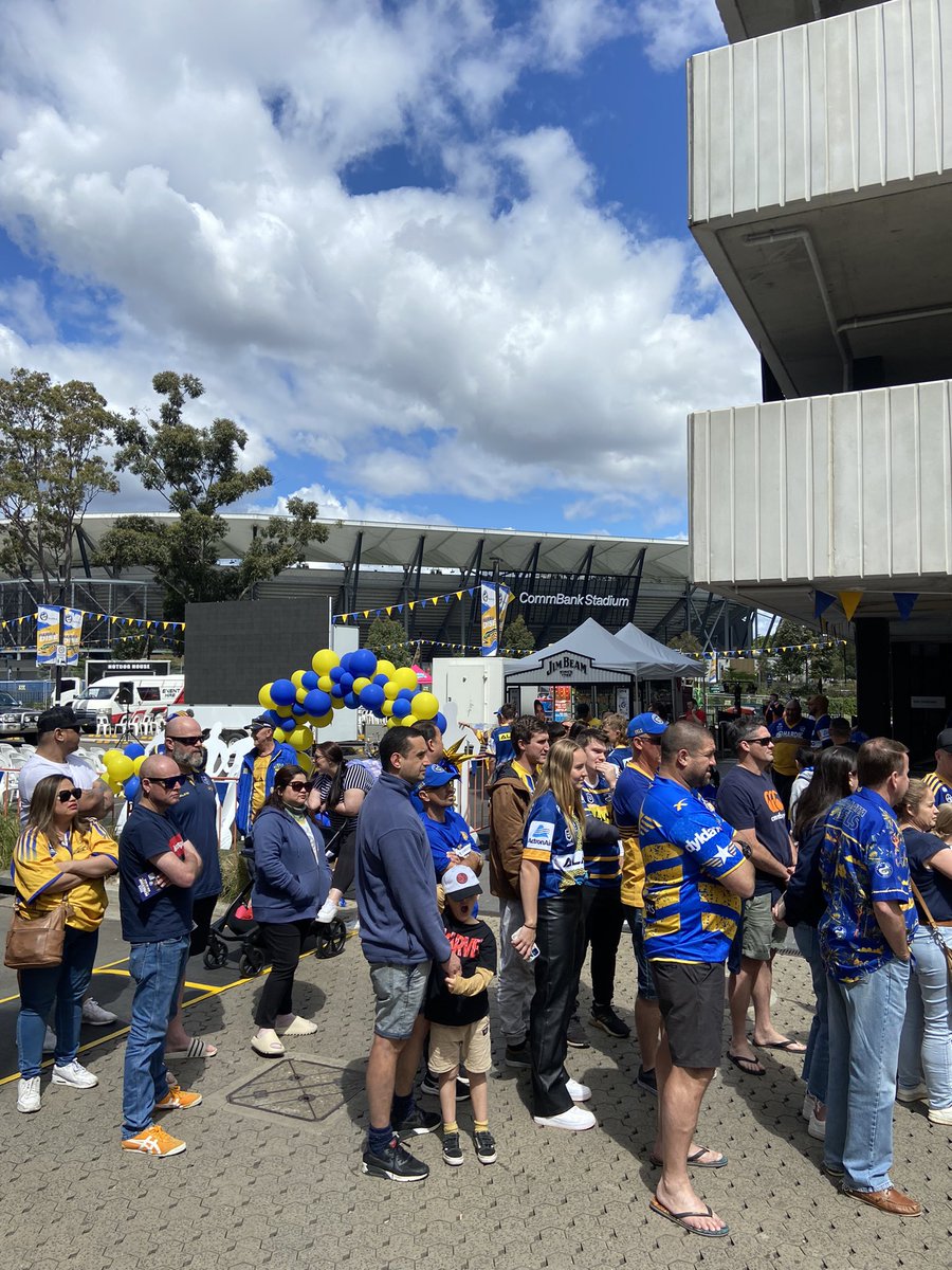 tomdecent's tweet image. Can exclusively reveal there’s a bit doing in Parra this morning. Madness